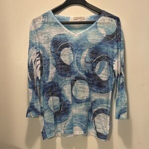 Abstract Blue and White Three Quarter Sleeve Top